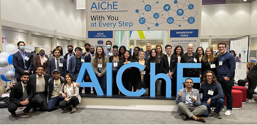 Group photo fo AIChE 2021 attendees.