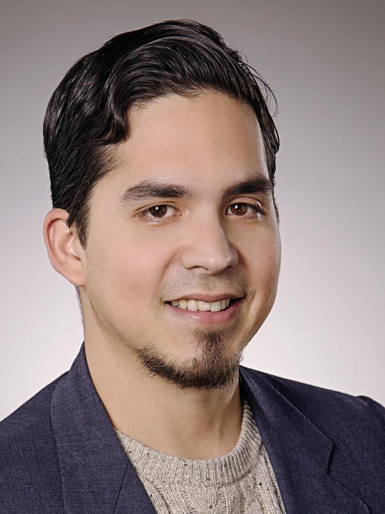 Headshot of Alenandro Rodriquez.