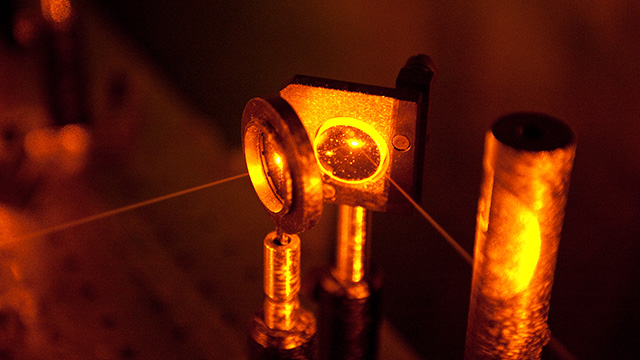 A setup in a lab using matter to direct laser light.