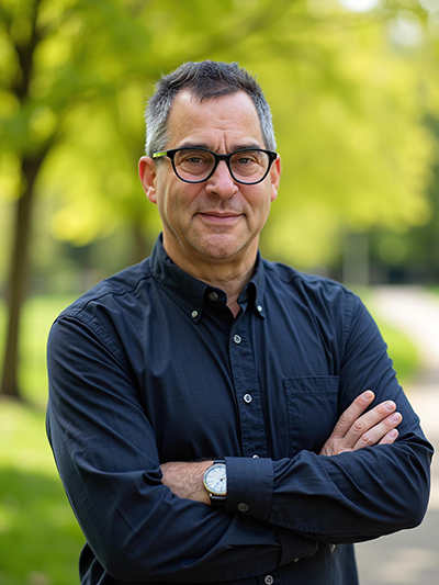 Headshot of Professor Silverstein.